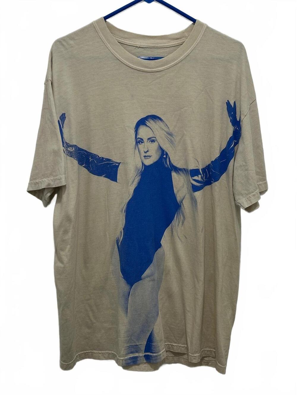 Meghan Trainor Graphic T-Shirt Large Beige Cotton